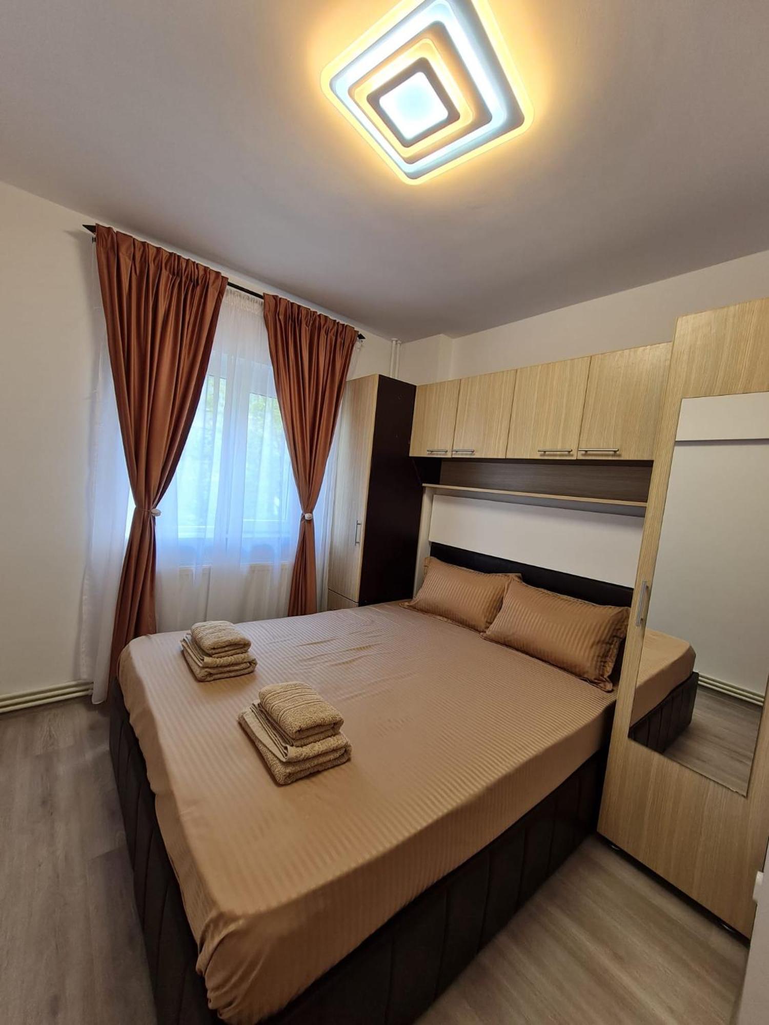 Apartment Romanescu One *