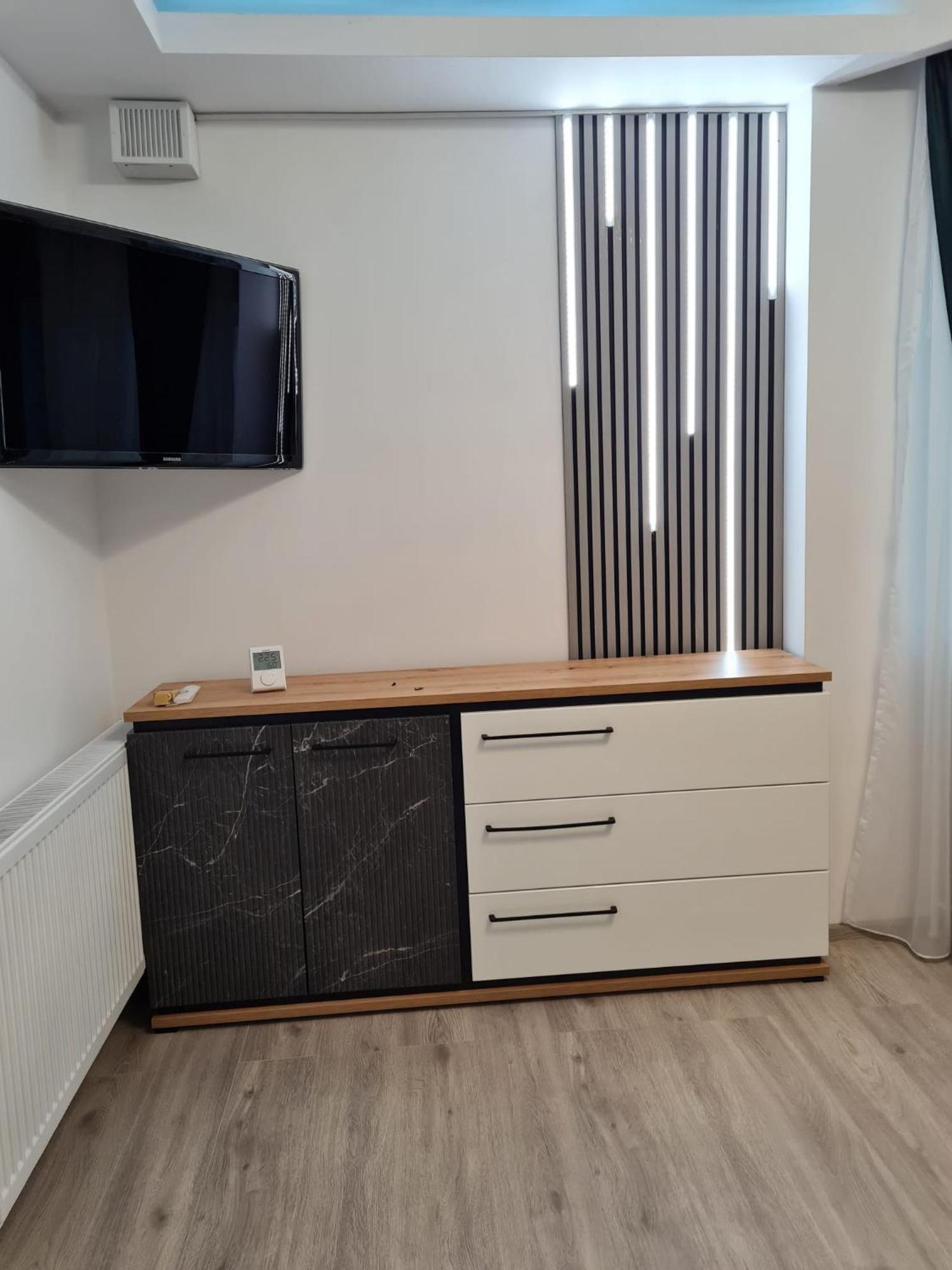 Apartment Romanescu One *