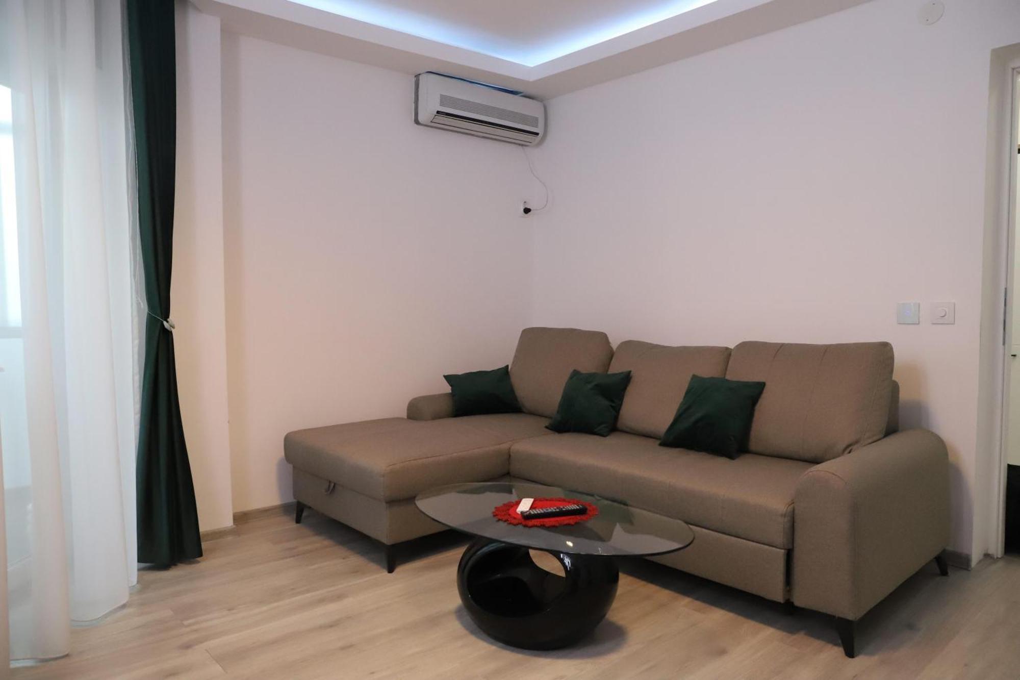 Romanescu One Apartment *
